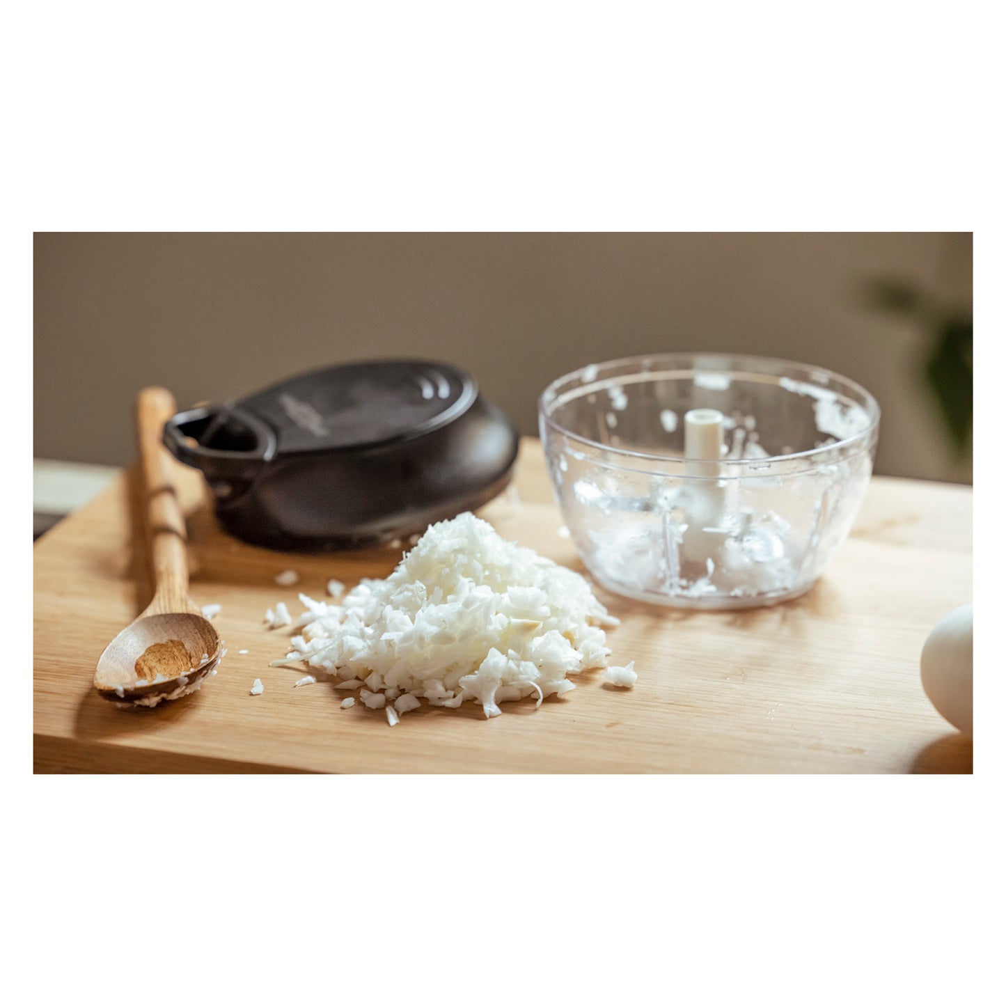 Markus Aujalay 1269C Lökhackare Miljöbild med hackad lök