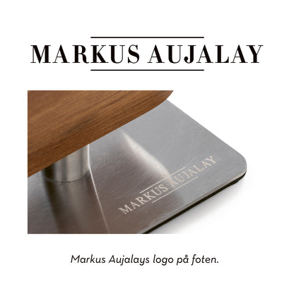 Markus Aujalay 1501 Knivblock Detaljbild logotypen på foten
