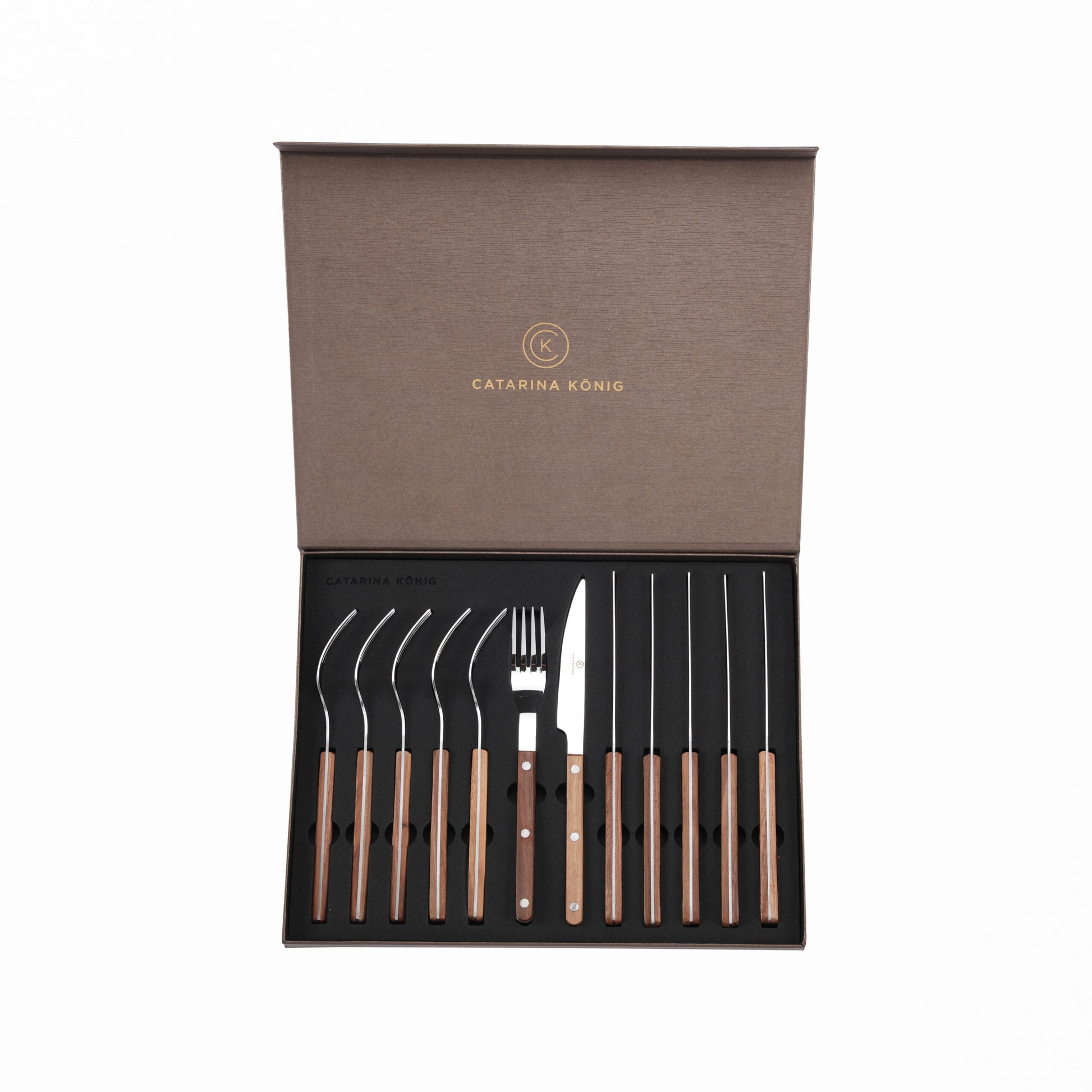 Catarina König 1513 Kött & Grillbestick i Trä 12-delar i presentförpackning. Ligger i öppnad presentförpackning