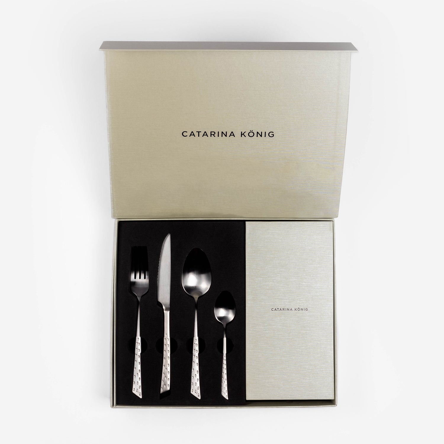 Catarina König Bestickset Strawberry 24-delar i giftbox - produktbild