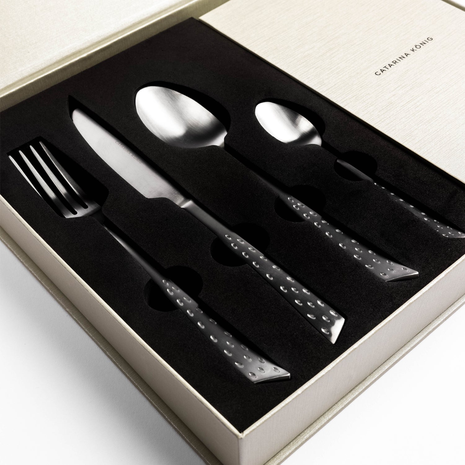 Catarina König Strawberry bestickset i elegant presentförpackning