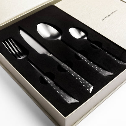 Catarina König Strawberry bestickset i elegant presentförpackning