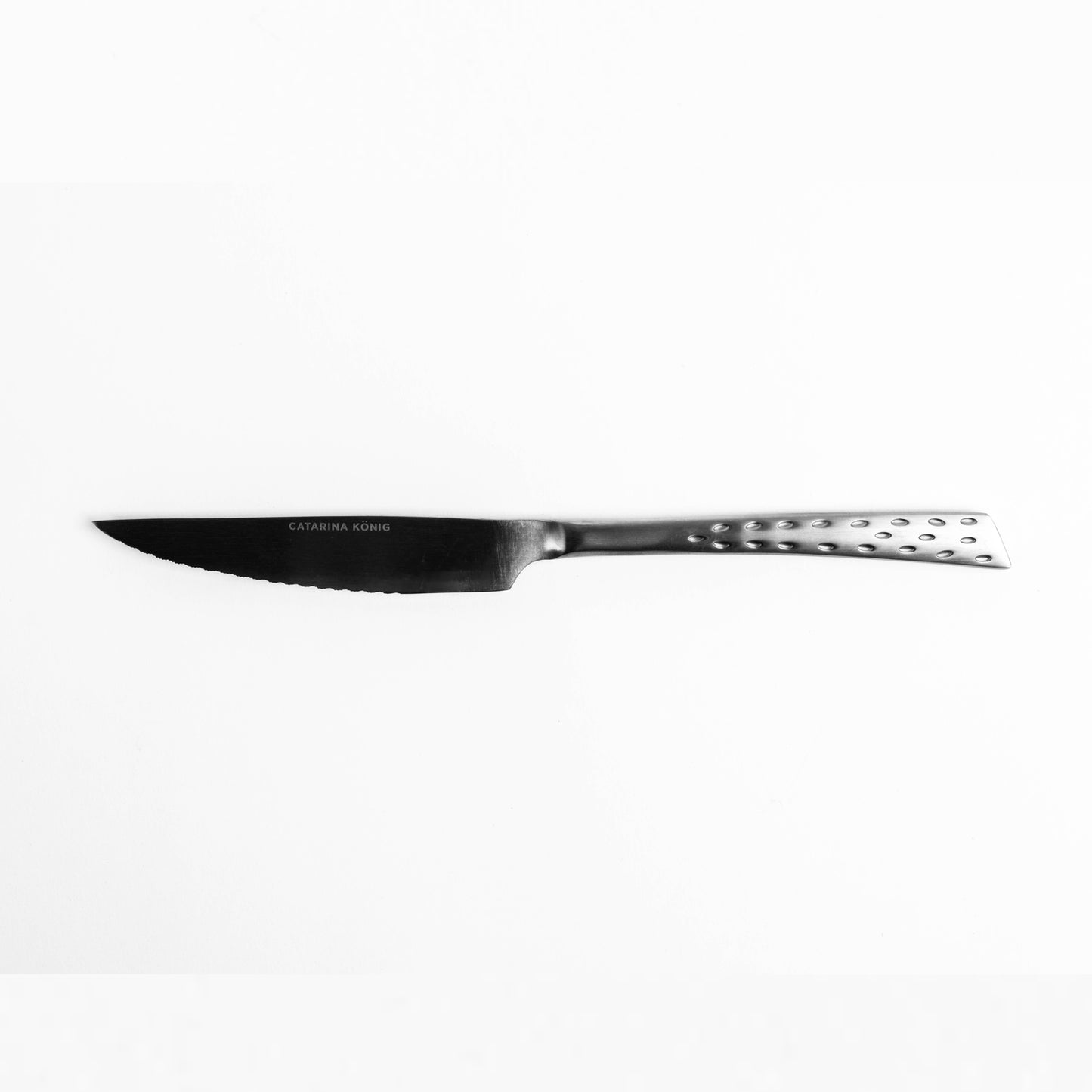 Catarina König Strawberry bestick med jordgubbsdesign - detaljvy av kniv